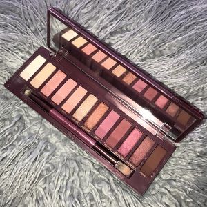 Urban Decay Naked Cherry Eyeshadow Palette